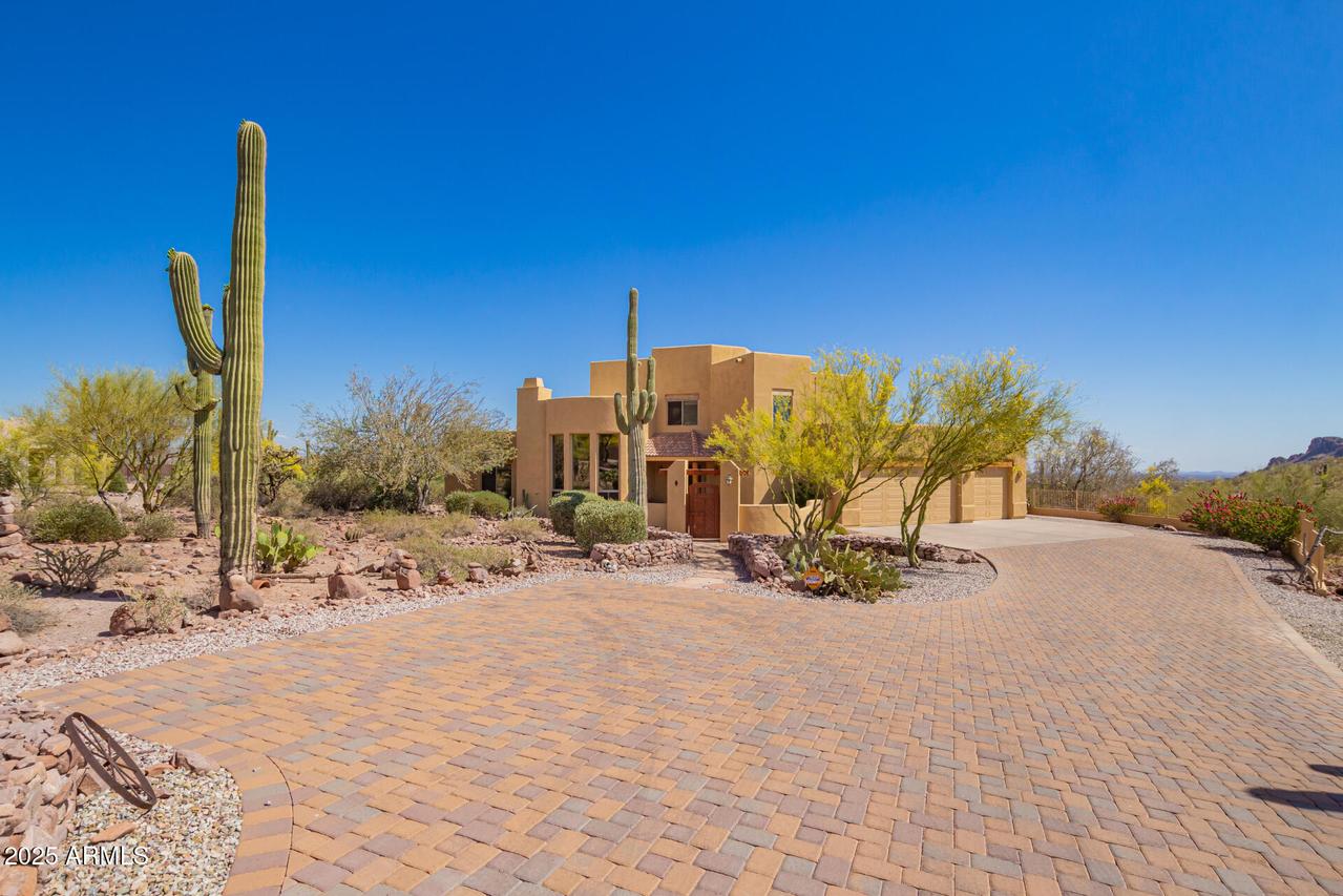 10657 E Cloudview Ave., Gold Canyon, AZ 85118
