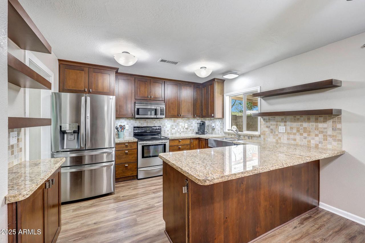 4808 W Shaw Butte Dr., Glendale, AZ 85304