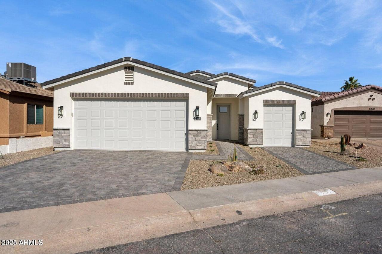 25894 W White Feather Ln., Wittmann, AZ 85361