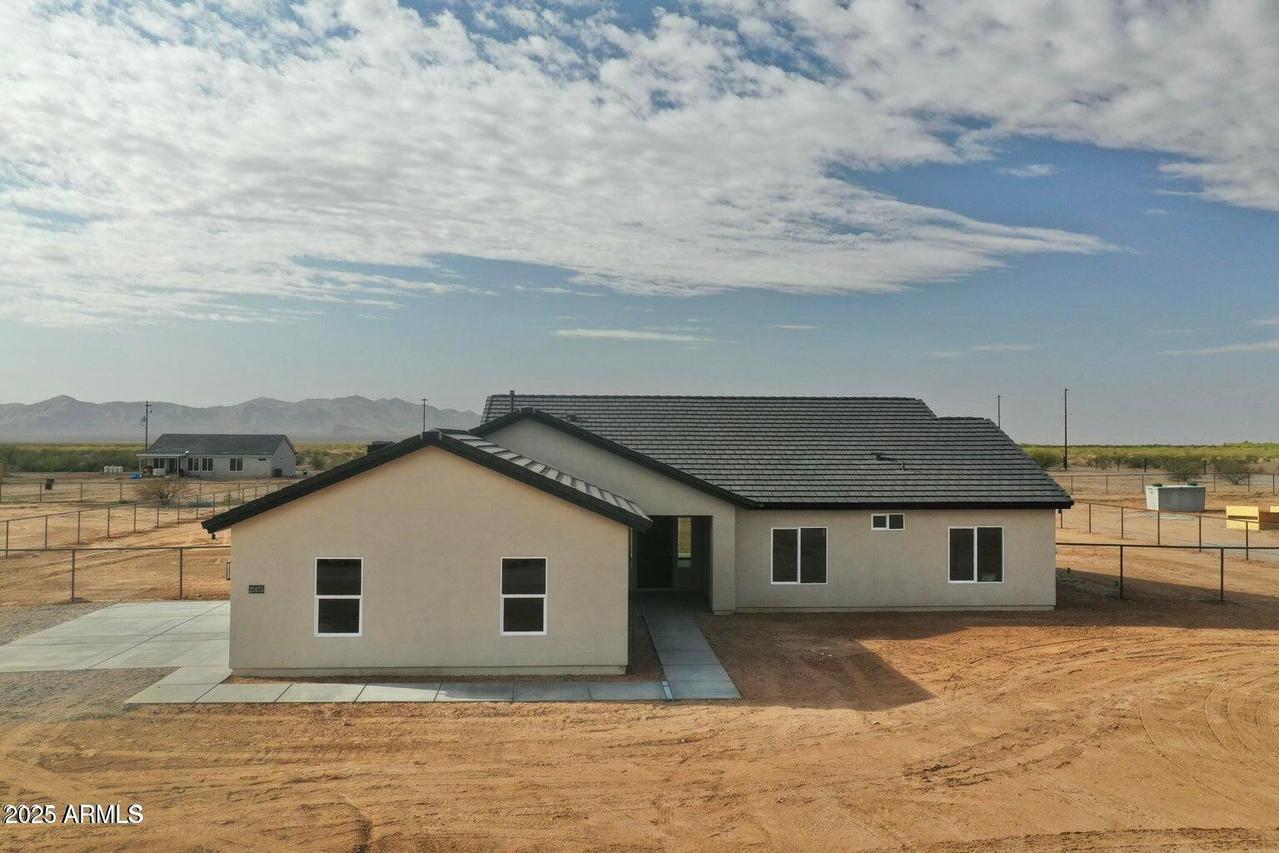 25820 W White Feather Ln., Wittmann, AZ 85361