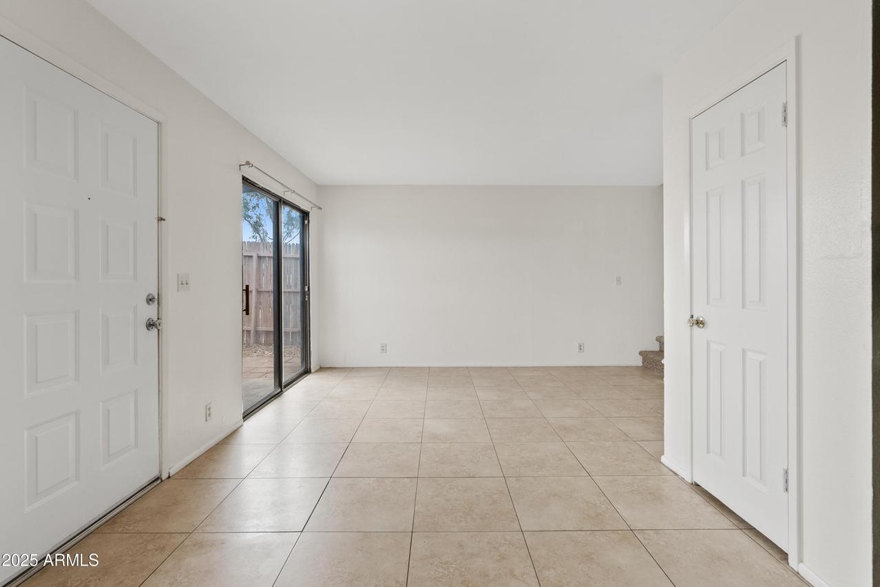 286 W Palomino Dr. #103, Chandler, AZ 85225