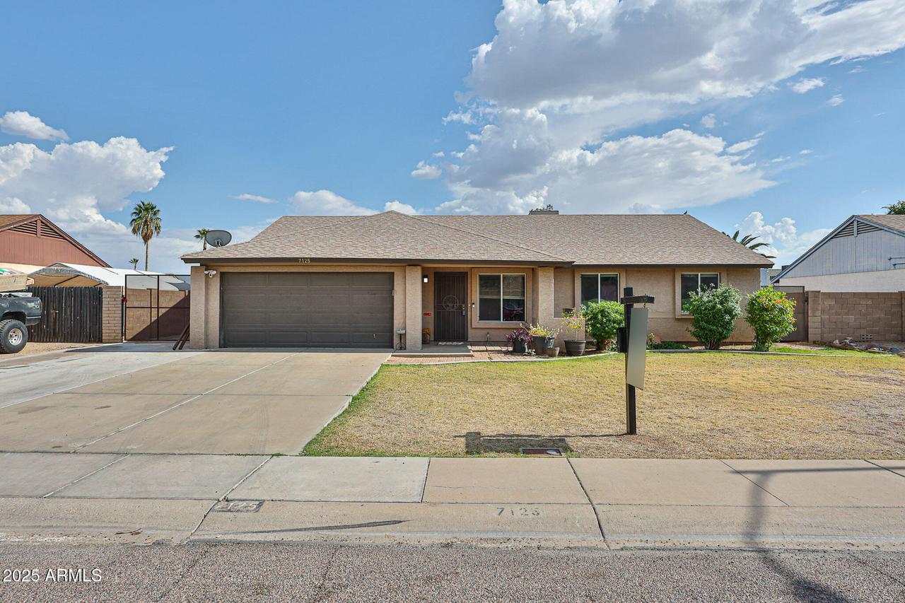 7125 W Canterbury Dr., Peoria, AZ 85345