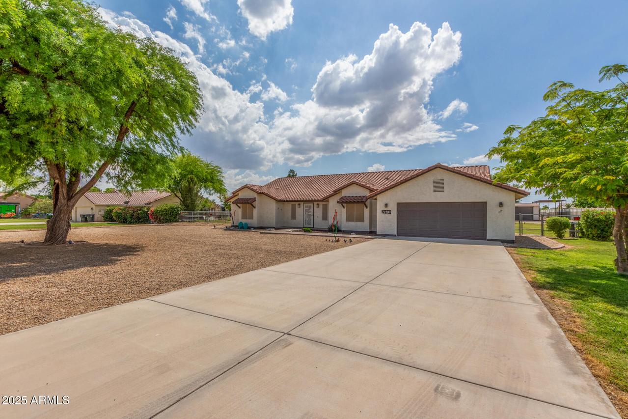 2810 S 201st Dr., Buckeye, AZ 85326