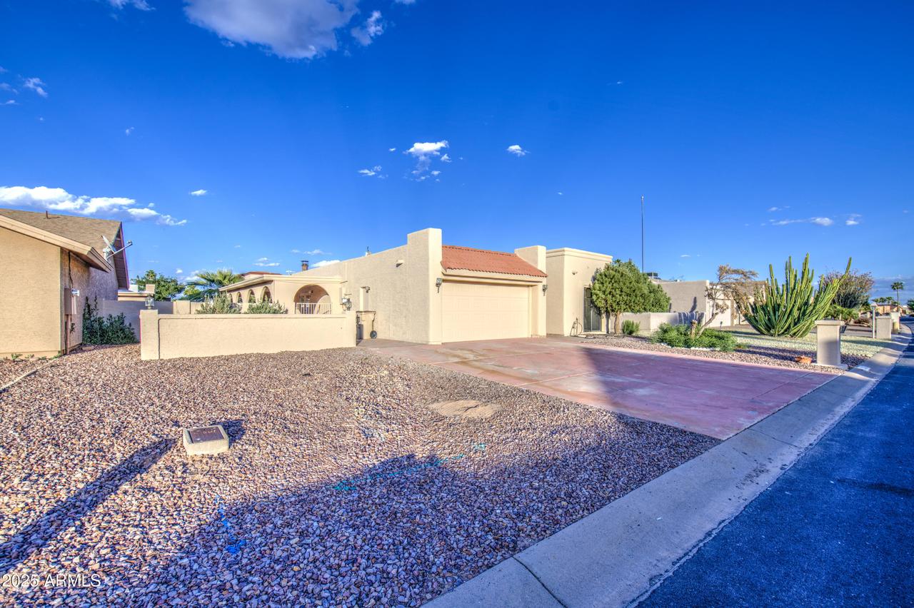26405 S Snead Dr., Sun Lakes, AZ 85248