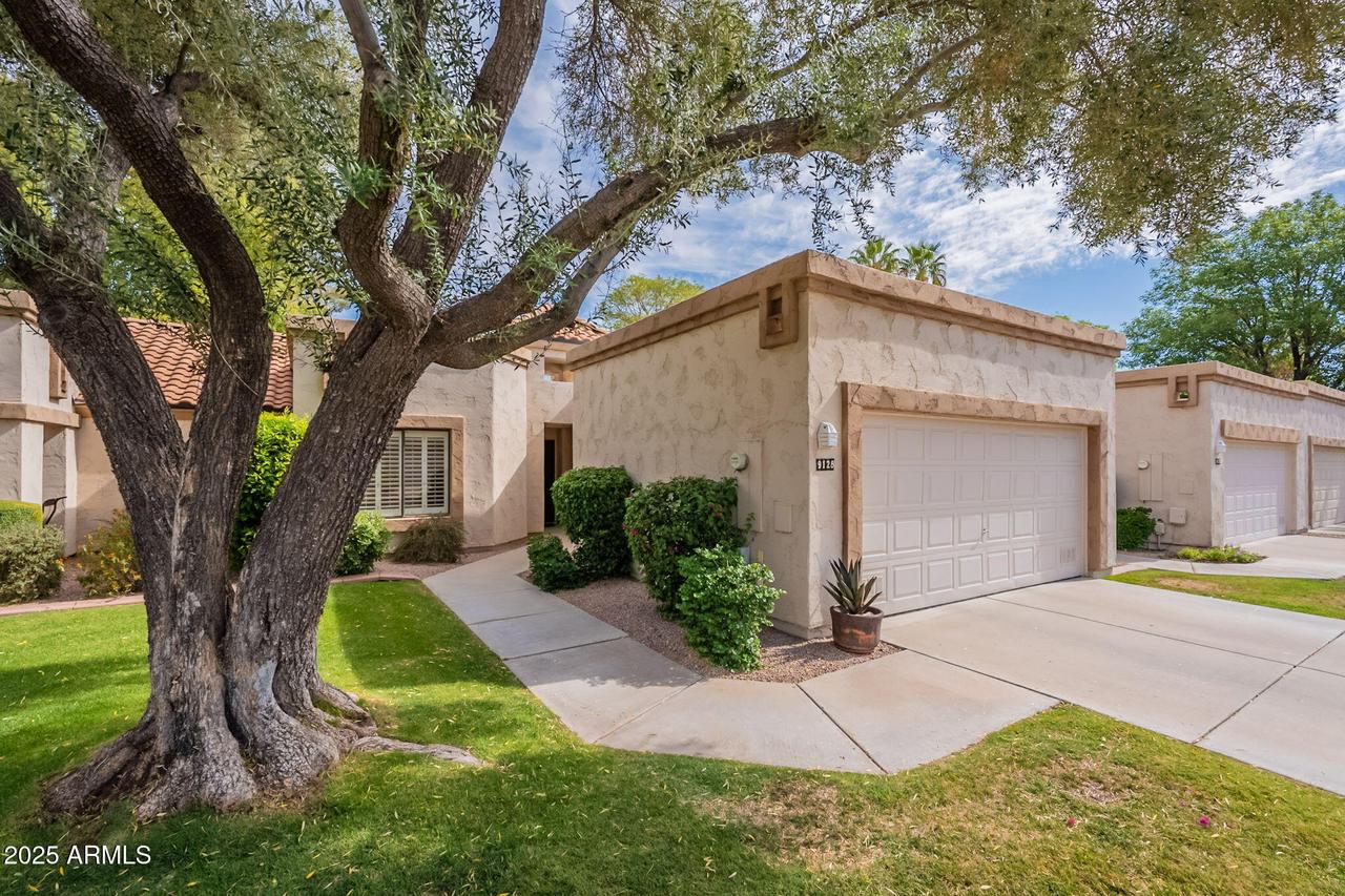 9128 W Kimberly Way, Peoria, AZ 85382