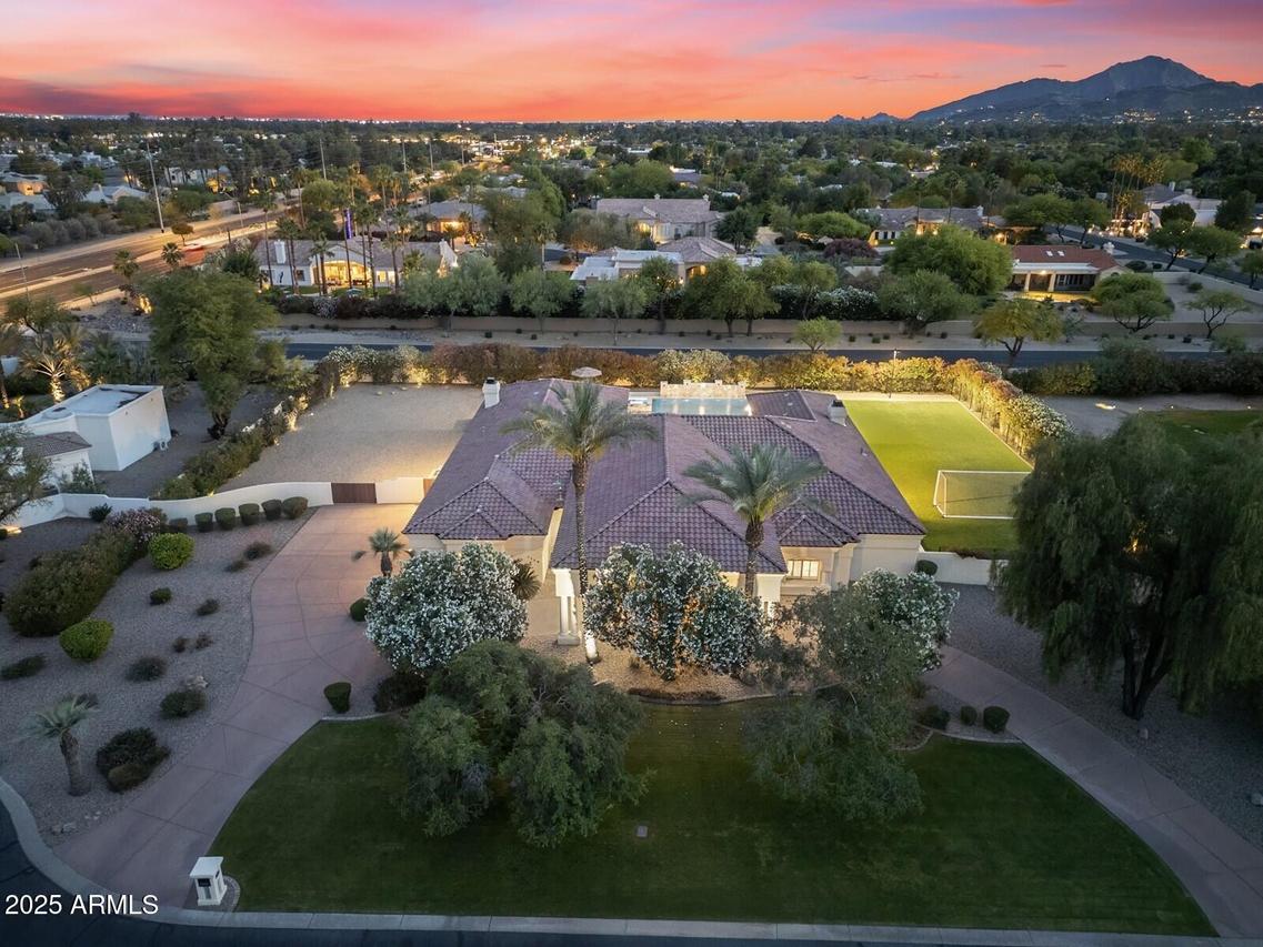 7129 E Caron Dr., Paradise Valley, AZ 85253