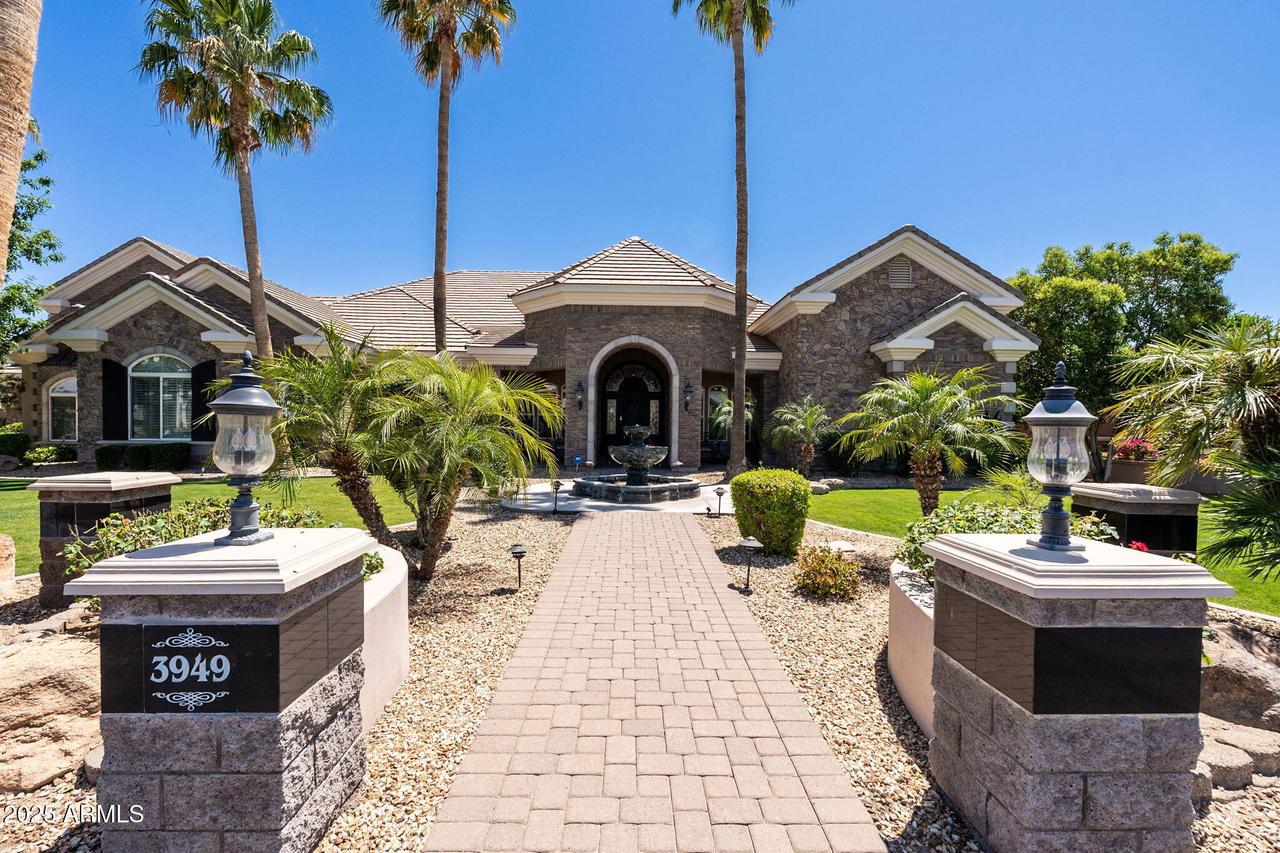 3949 E Norcroft Cir., Mesa, AZ 85215