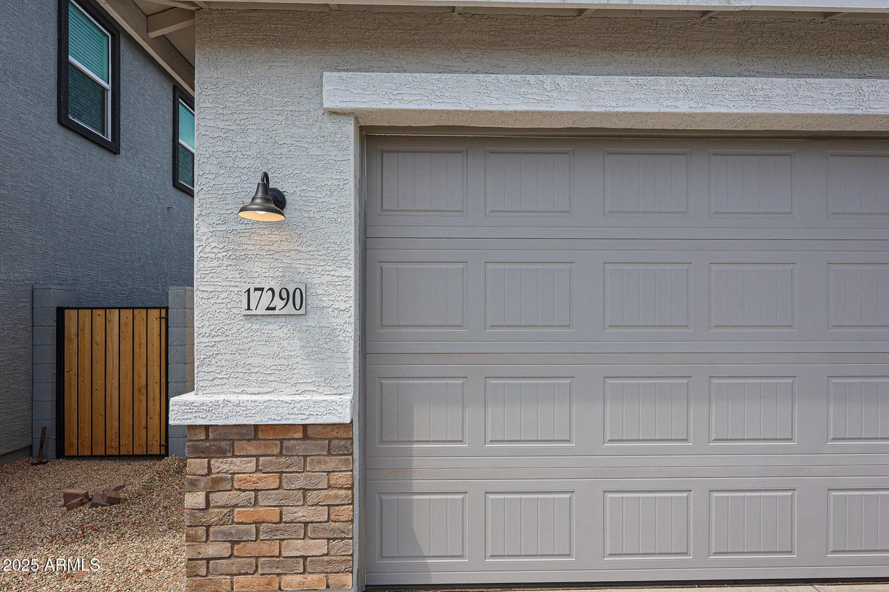 17290 W Daley Ln., Surprise, AZ 85387