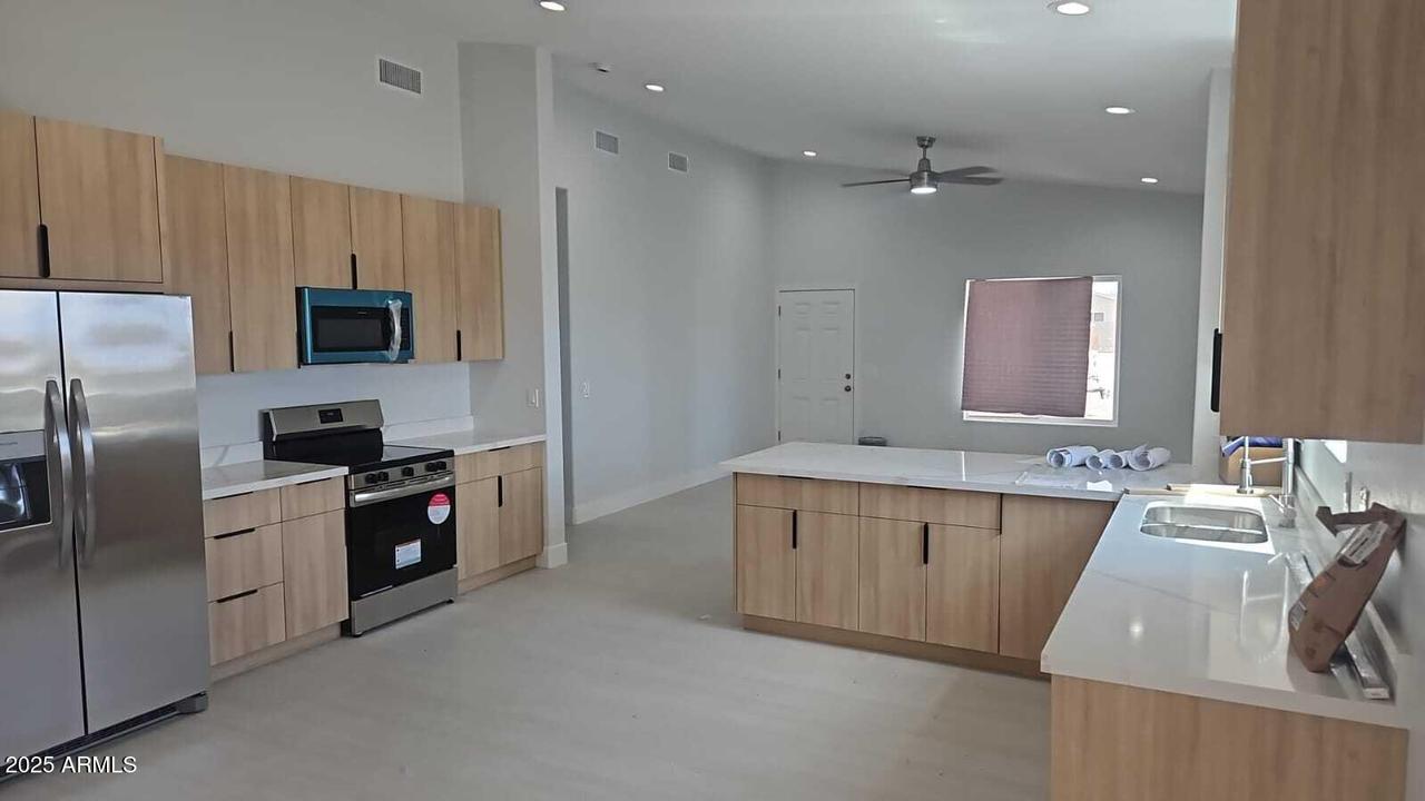32006 N Ash St., Wittmann, AZ 85361