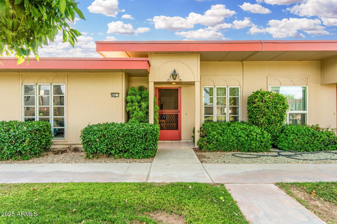 10040 W Royal Oak Rd. #N, Sun City, AZ 85351