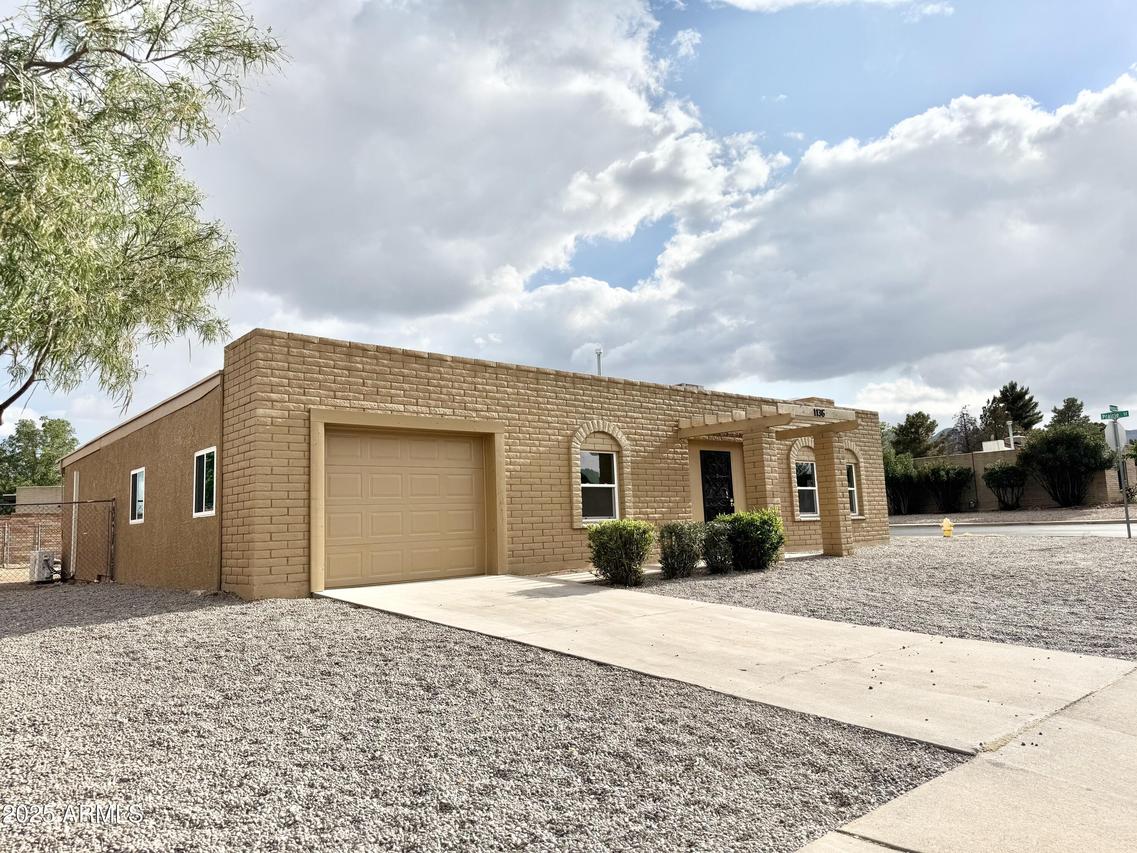 1136 Meadows Dr., Sierra Vista, AZ 85635
