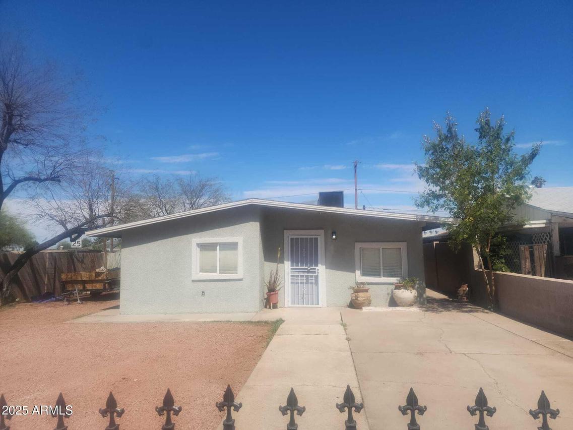3546 W Roosevelt St., Phoenix, AZ 85009