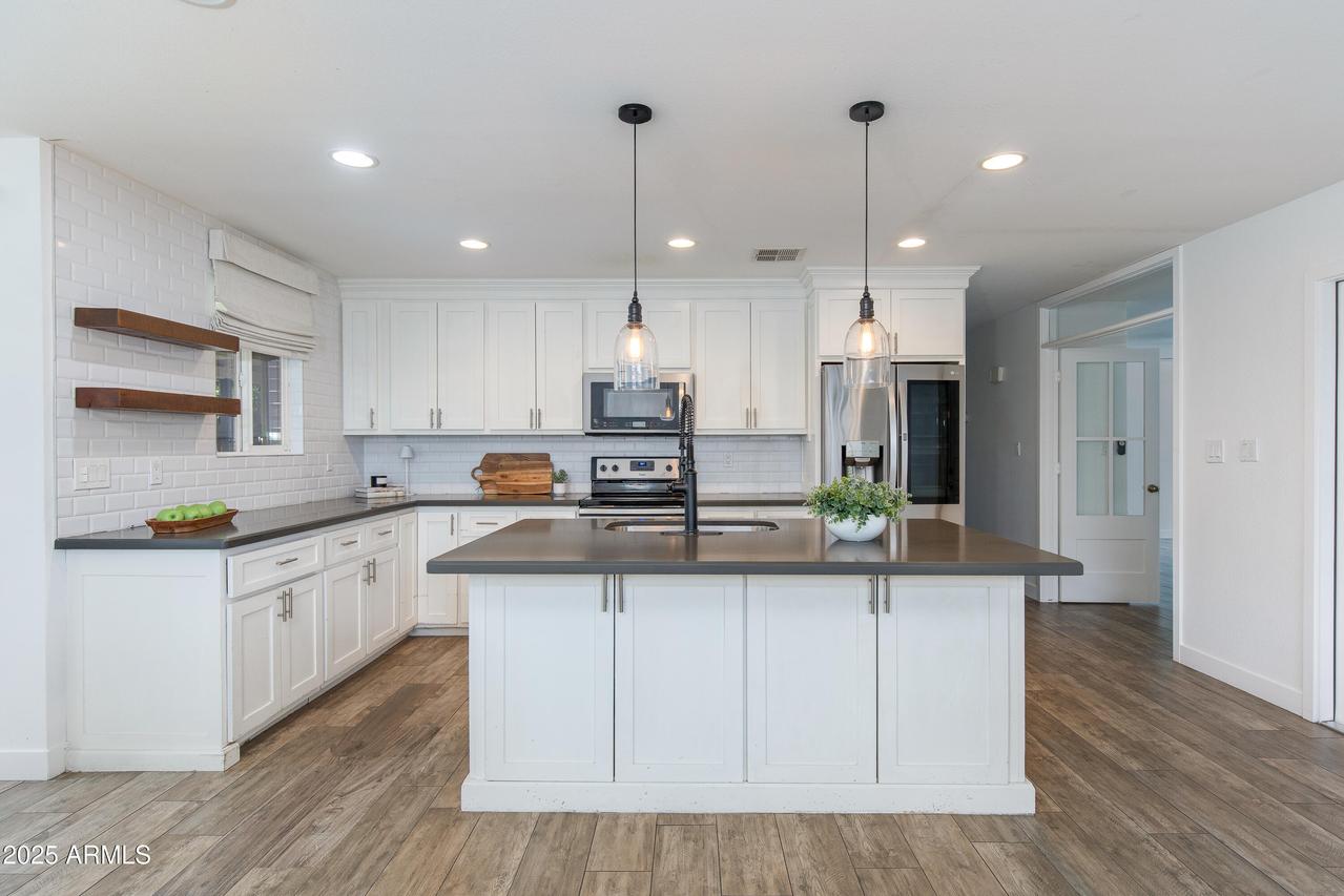 1820 W Seldon Way, Phoenix, AZ 85021