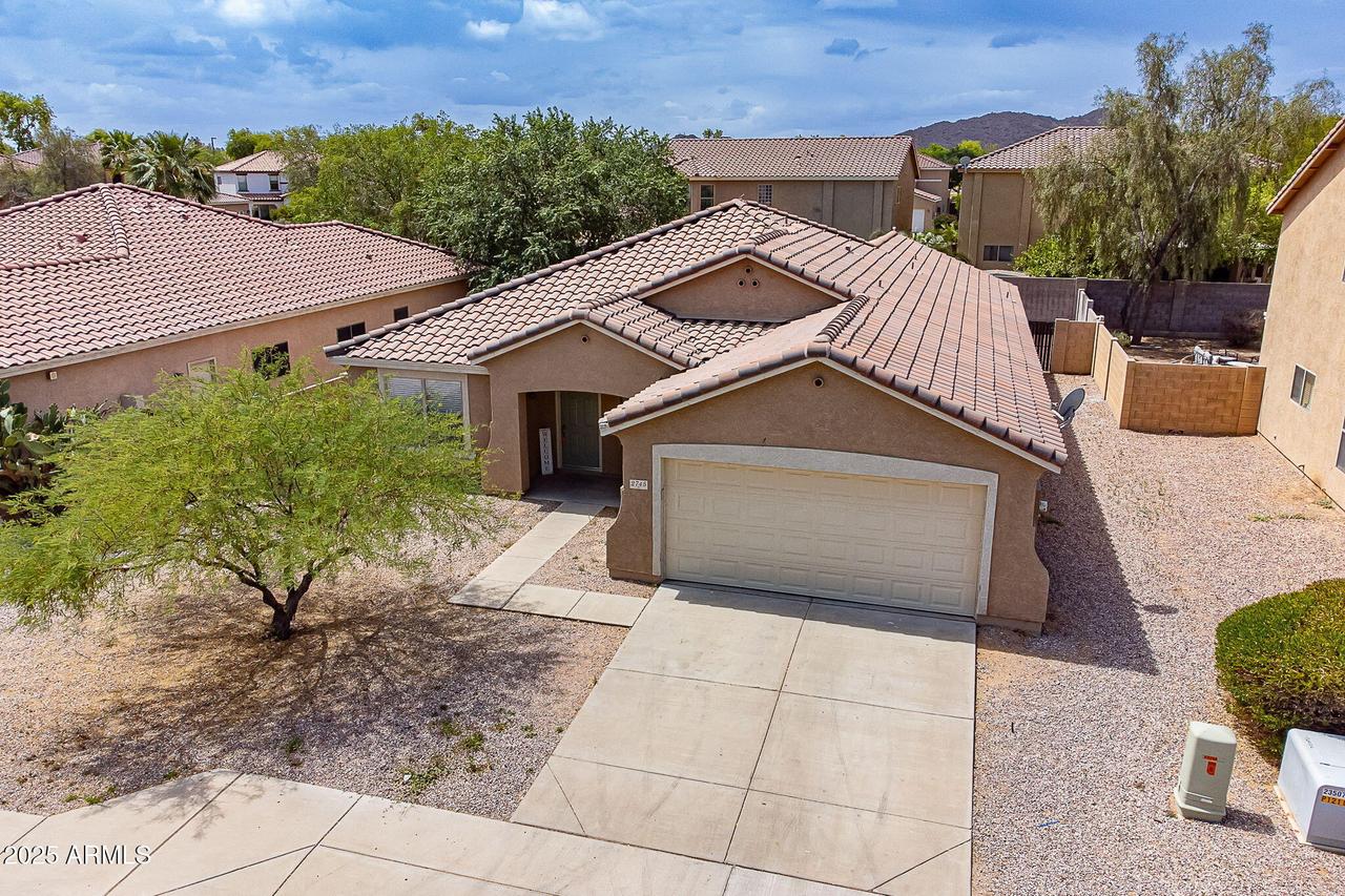 2745 W Sunshine Butte Dr., San Tan Valley, AZ 85144