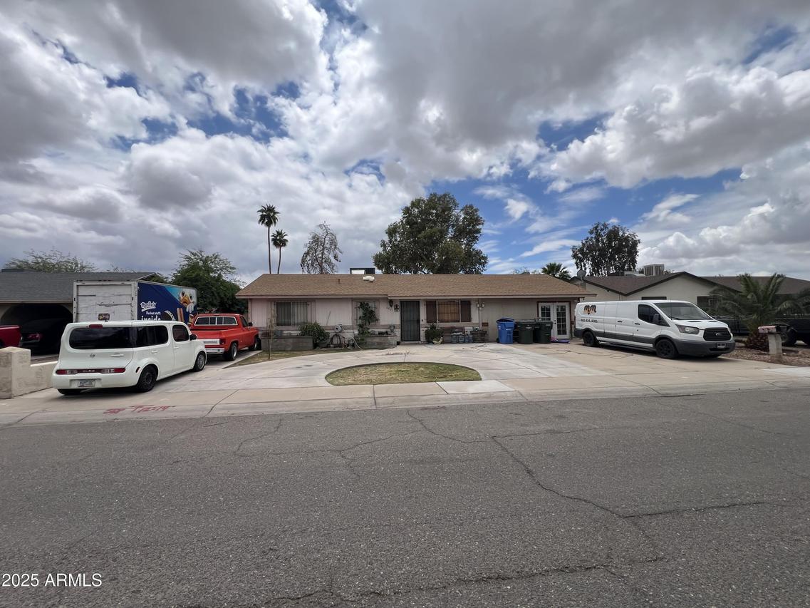 6823 W Garfield St., Phoenix, AZ 85043
