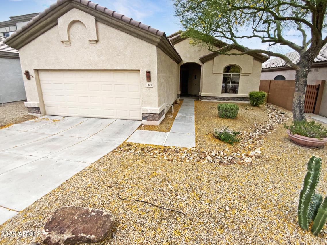 6617 W Cavedale Dr., Phoenix, AZ 85083