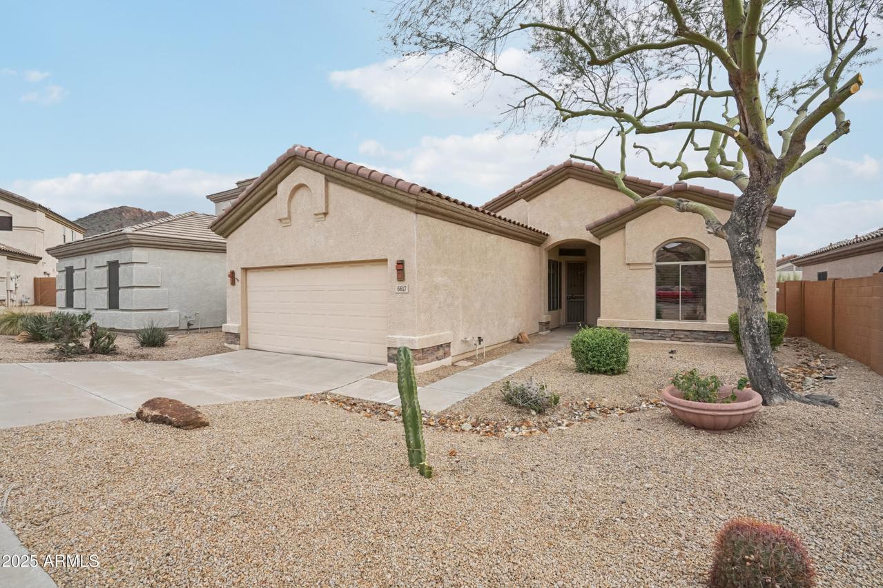 6617 W Cavedale Dr., Phoenix, AZ 85083