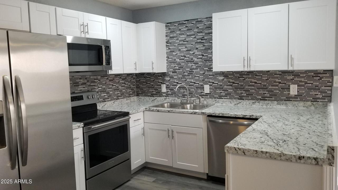706 N 4th St. #3, Avondale, AZ 85323
