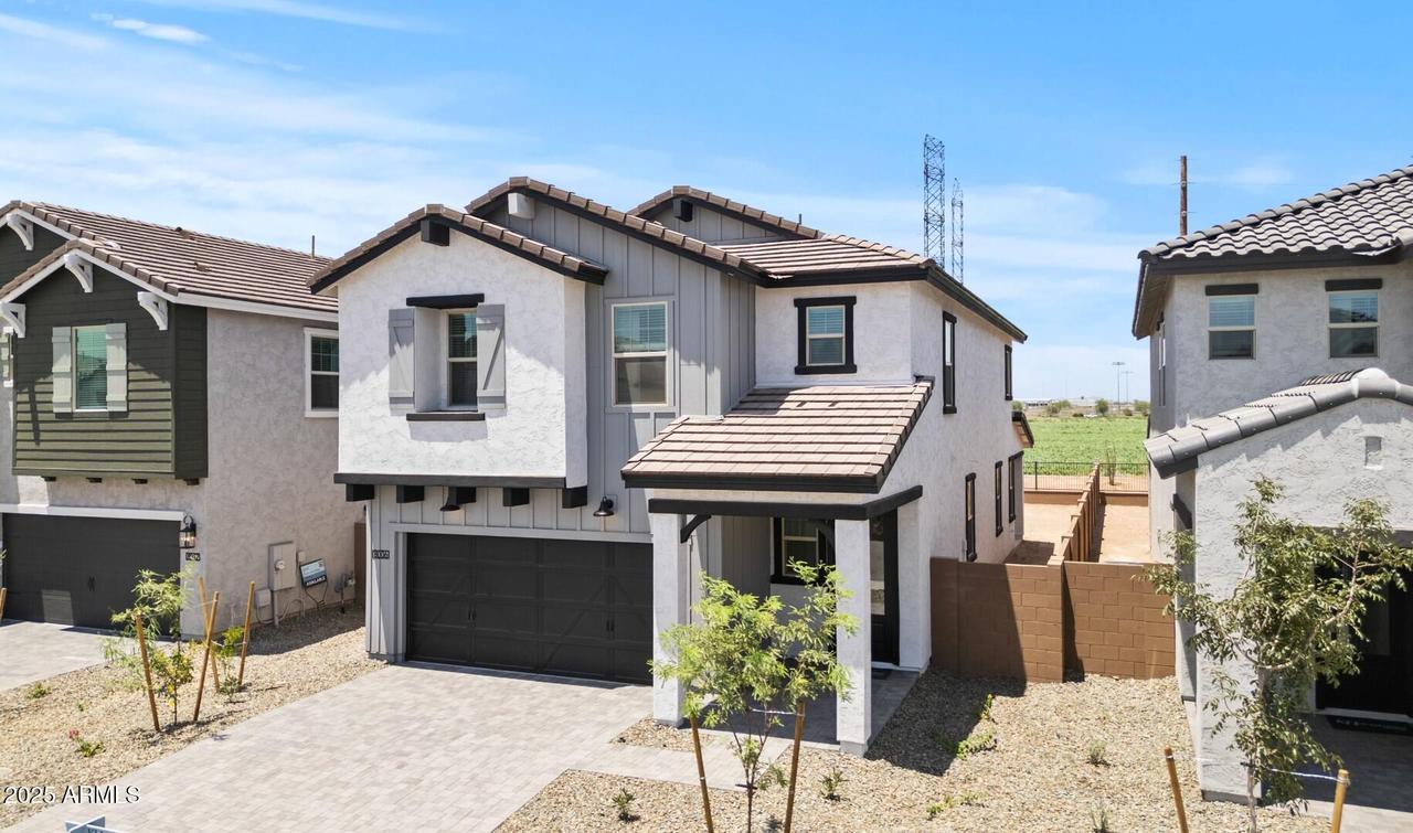 8006 W Griswold Rd., Peoria, AZ 85345