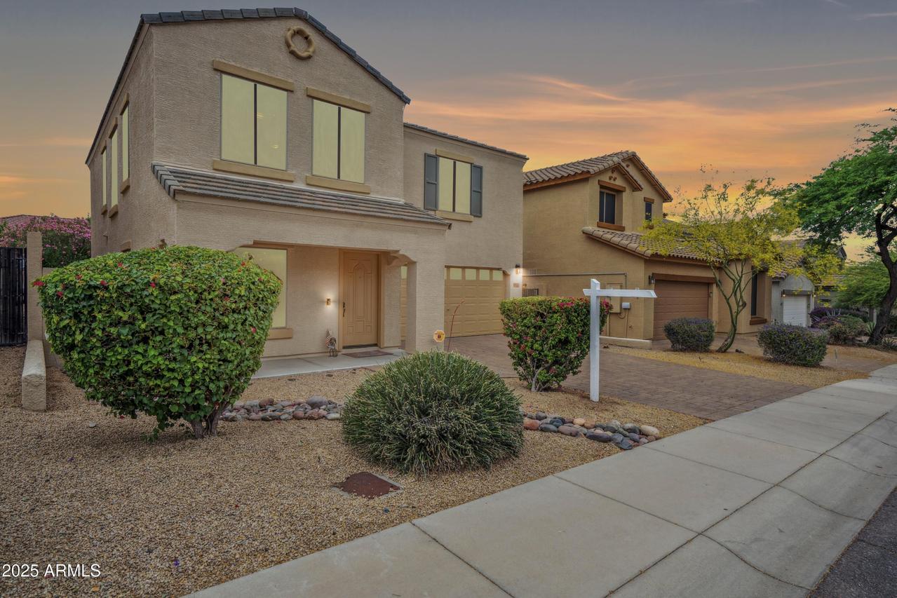 2323 W Hunter Ct., Phoenix, AZ 85085