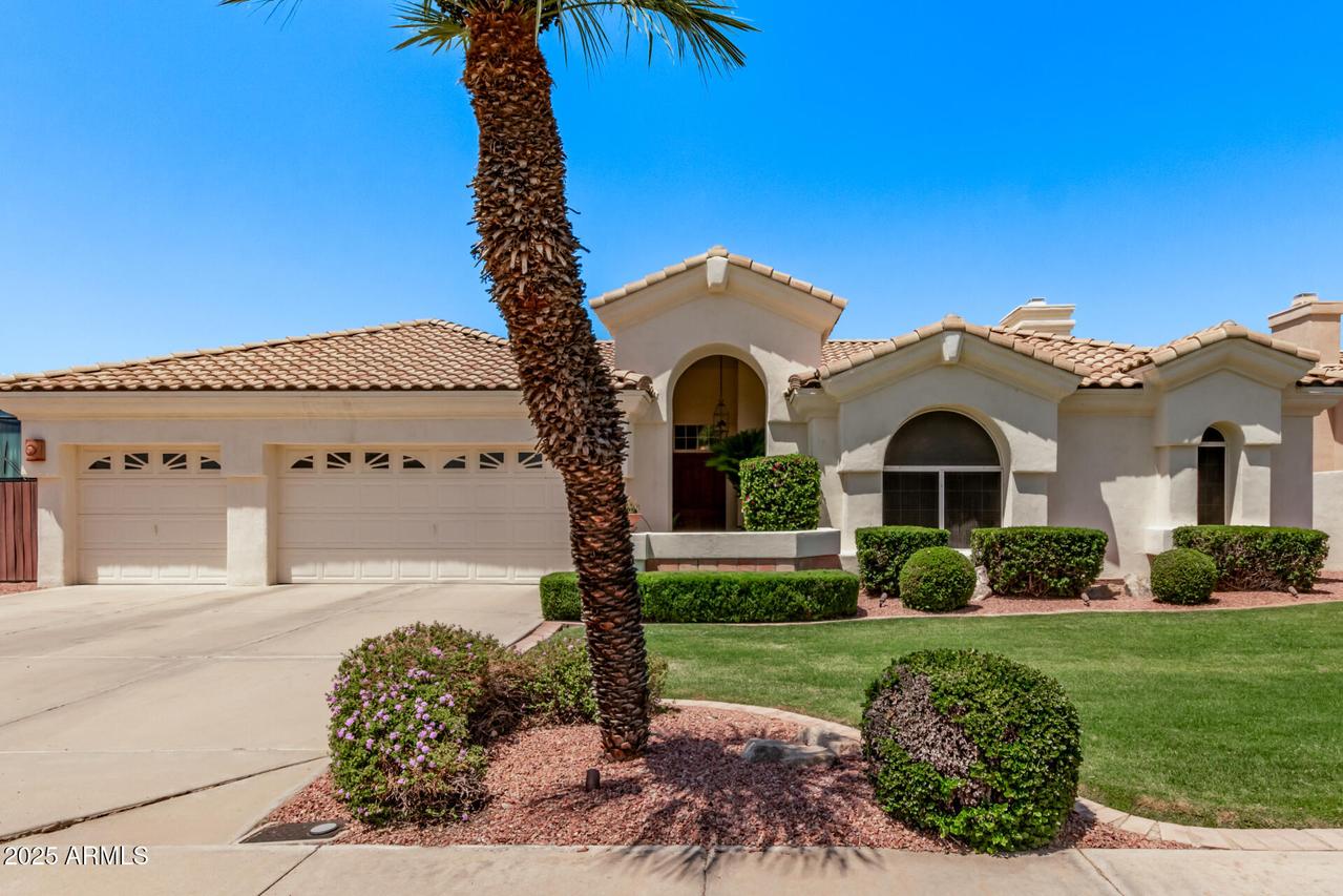 7648 W Mauna Loa Ln., Peoria, AZ 85381