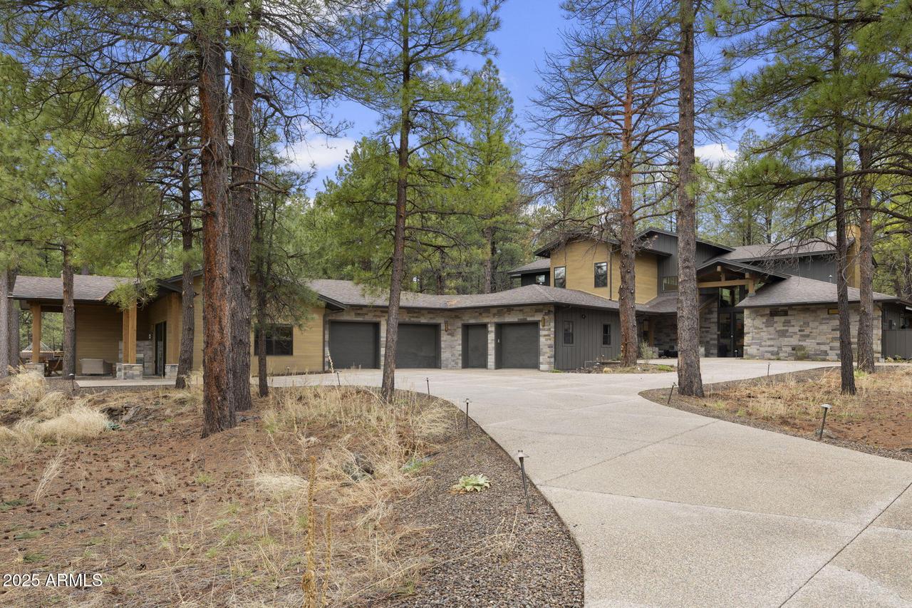 2554 T E Mccullough, Flagstaff, AZ 86005