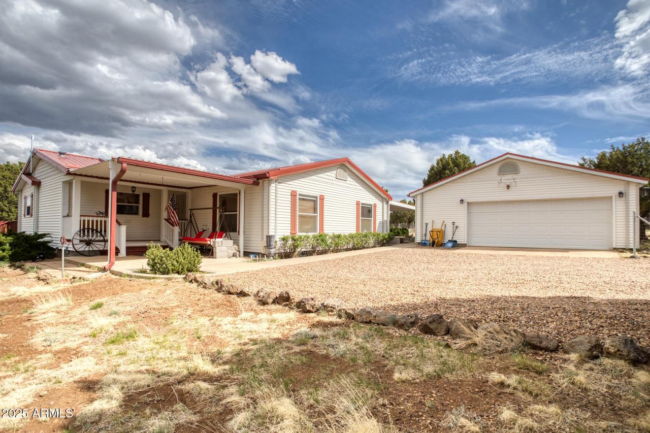 842 Vernon County Rd., Vernon, AZ 85940