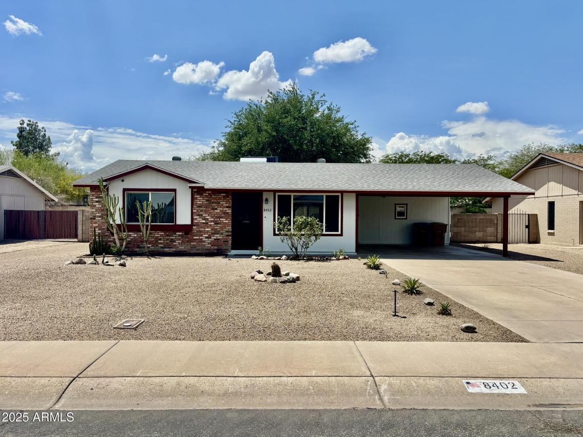 8402 N 105th Ln., Peoria, AZ 85345