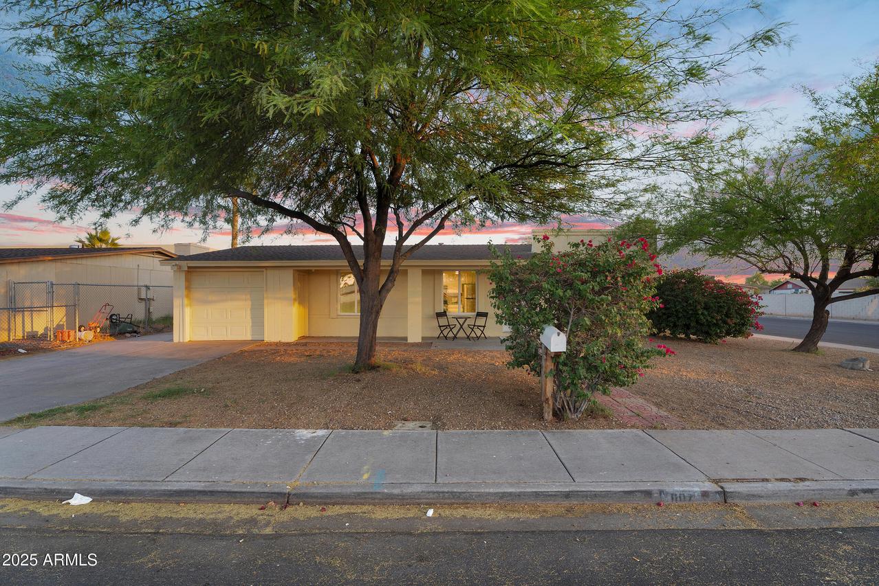 607 E Holmes Ave., Mesa, AZ 85204