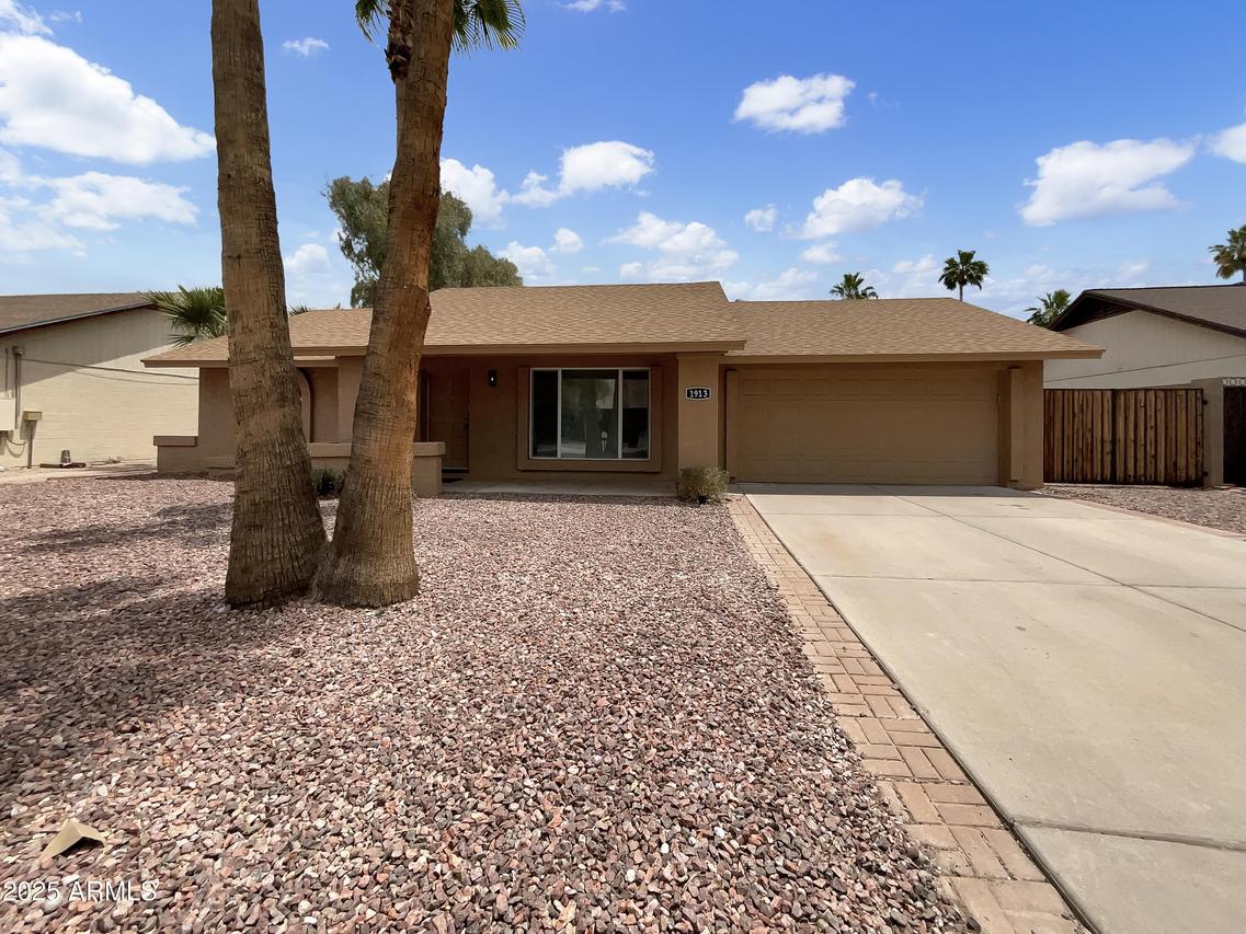 1913 N Verano Way, Chandler, AZ 85224