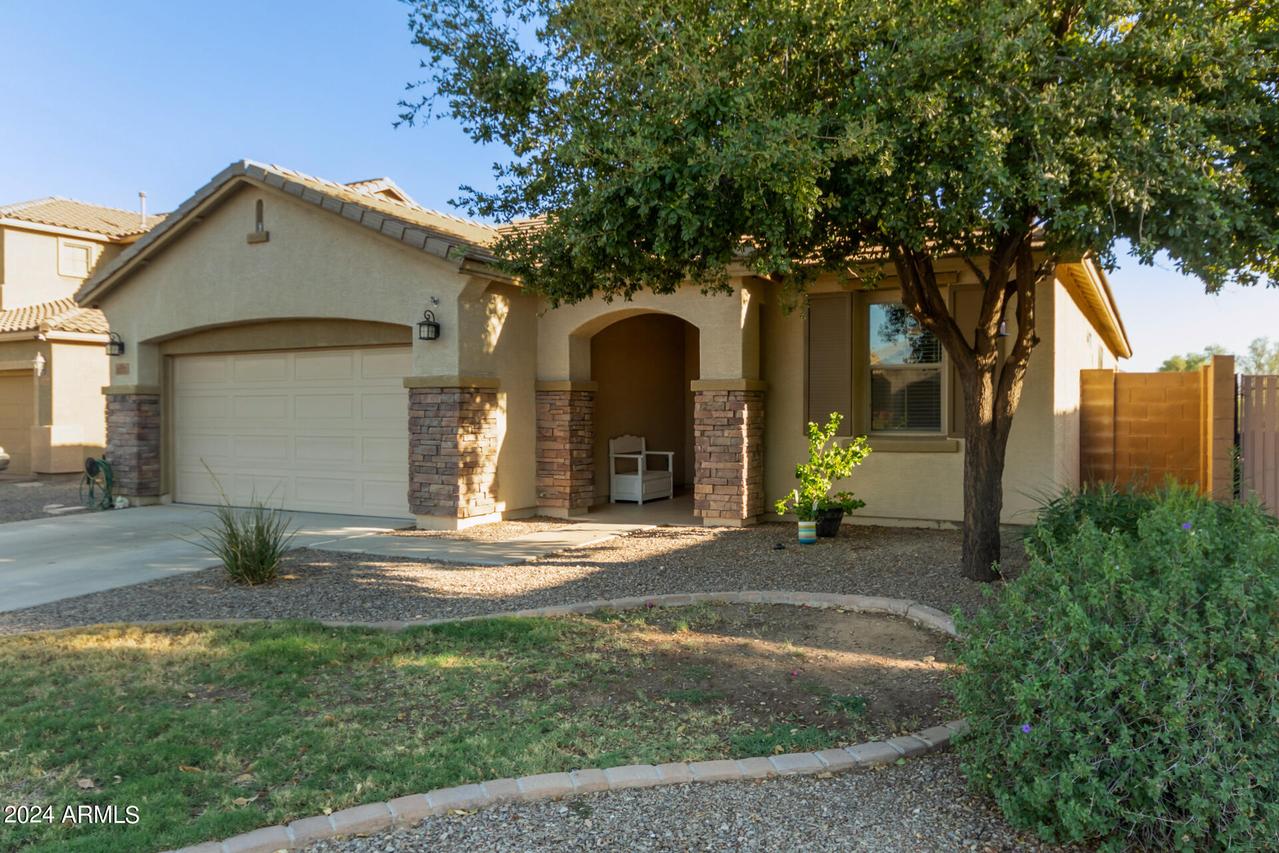1277 W Stephanie Ln., San Tan Valley, AZ 85143