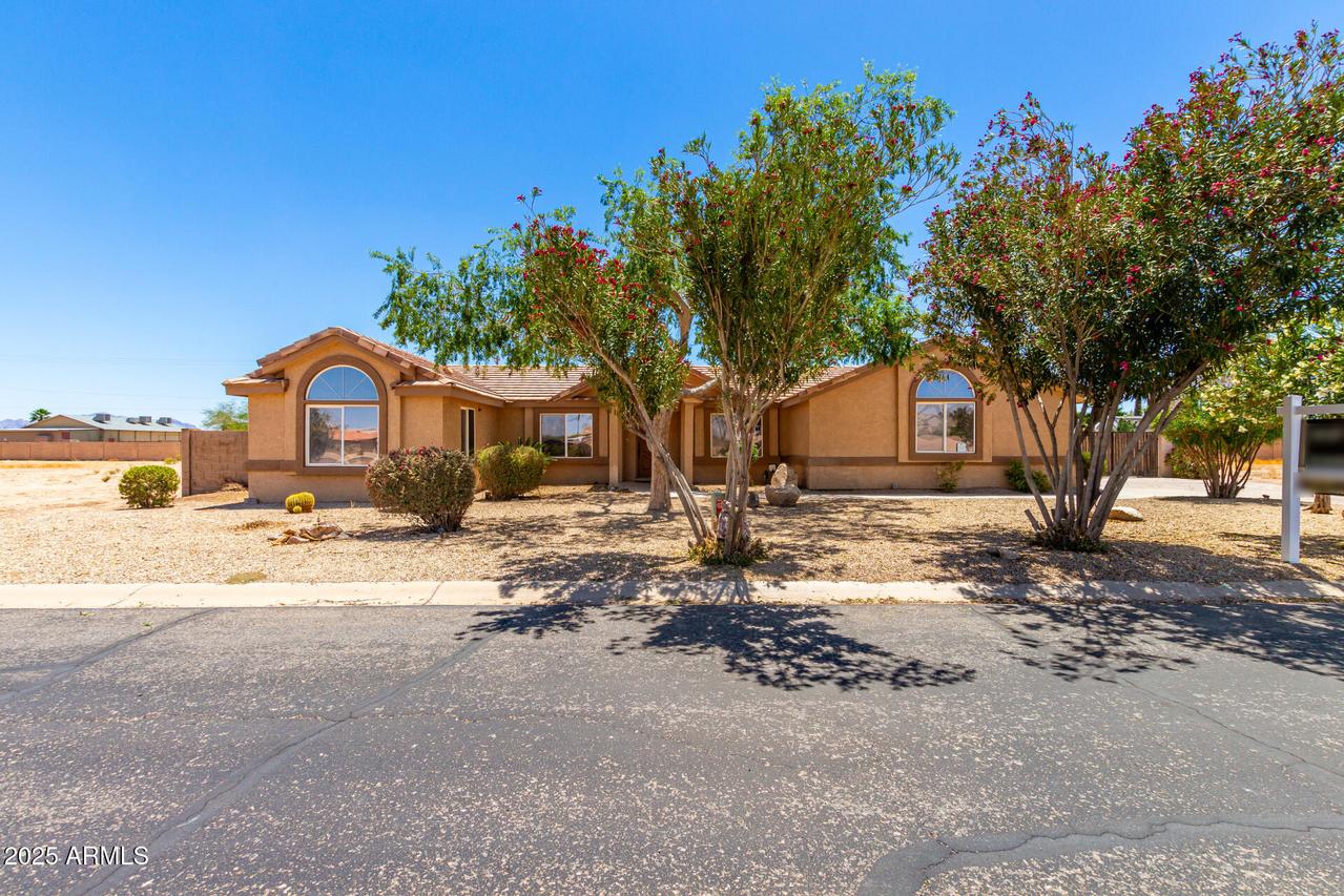975 E Lincolnwood Cir., Casa Grande, AZ 85194