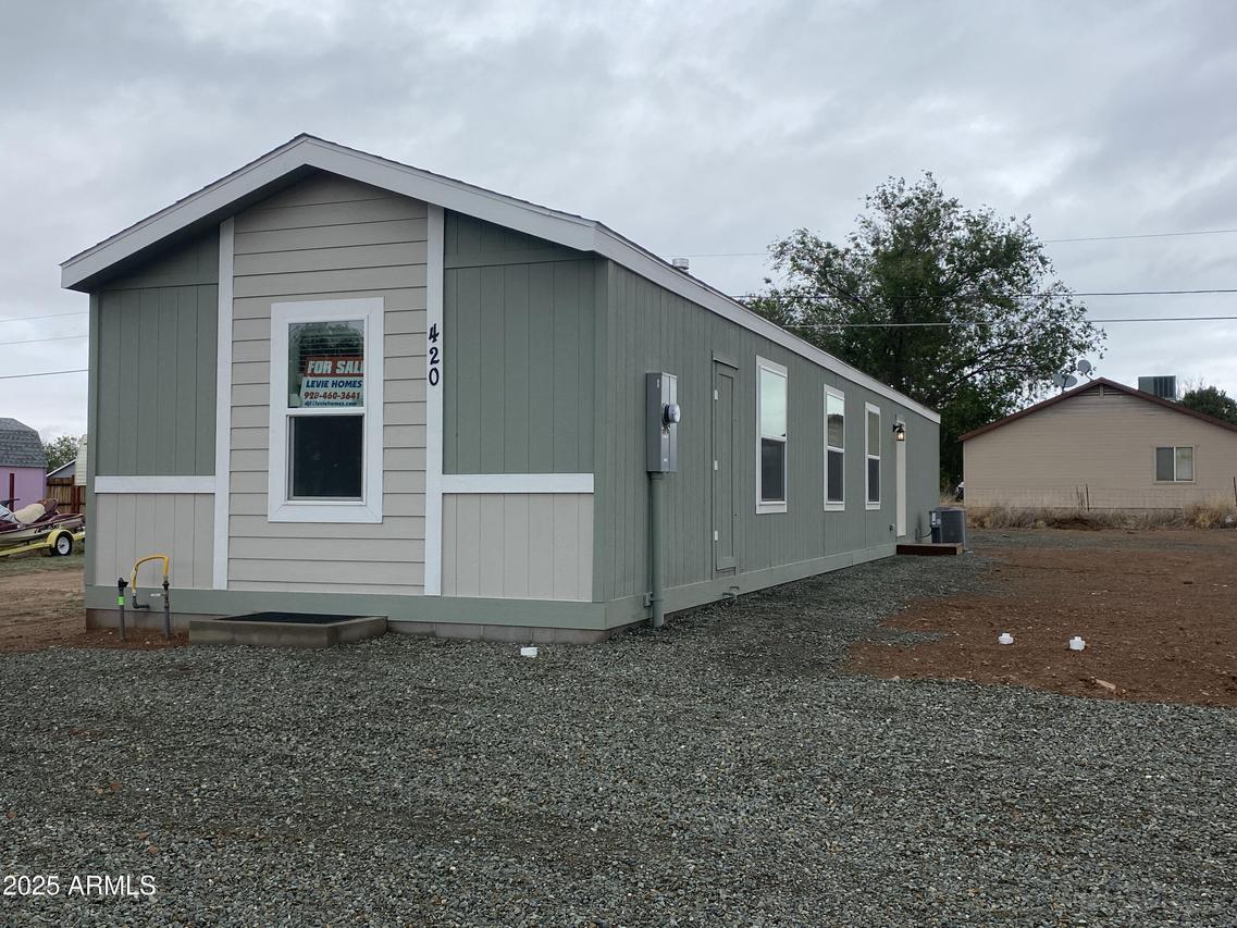 420 W Venice Way, Paulden, AZ 86334