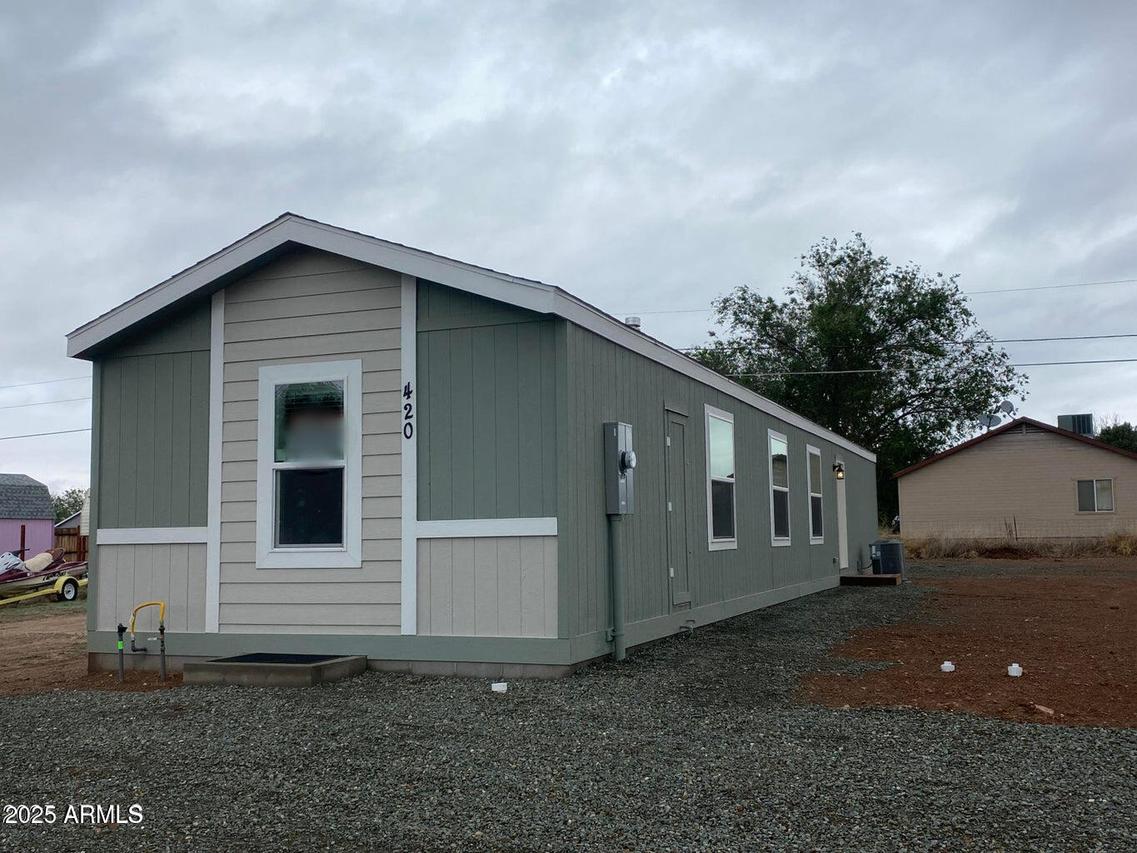 420 W Venice Way, Paulden, AZ 86334