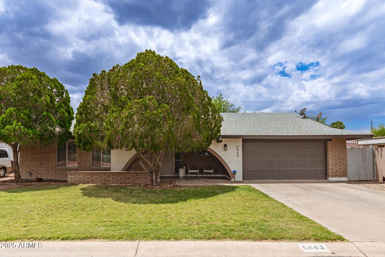6869 E Flossmoor Ave., Mesa, AZ 85208