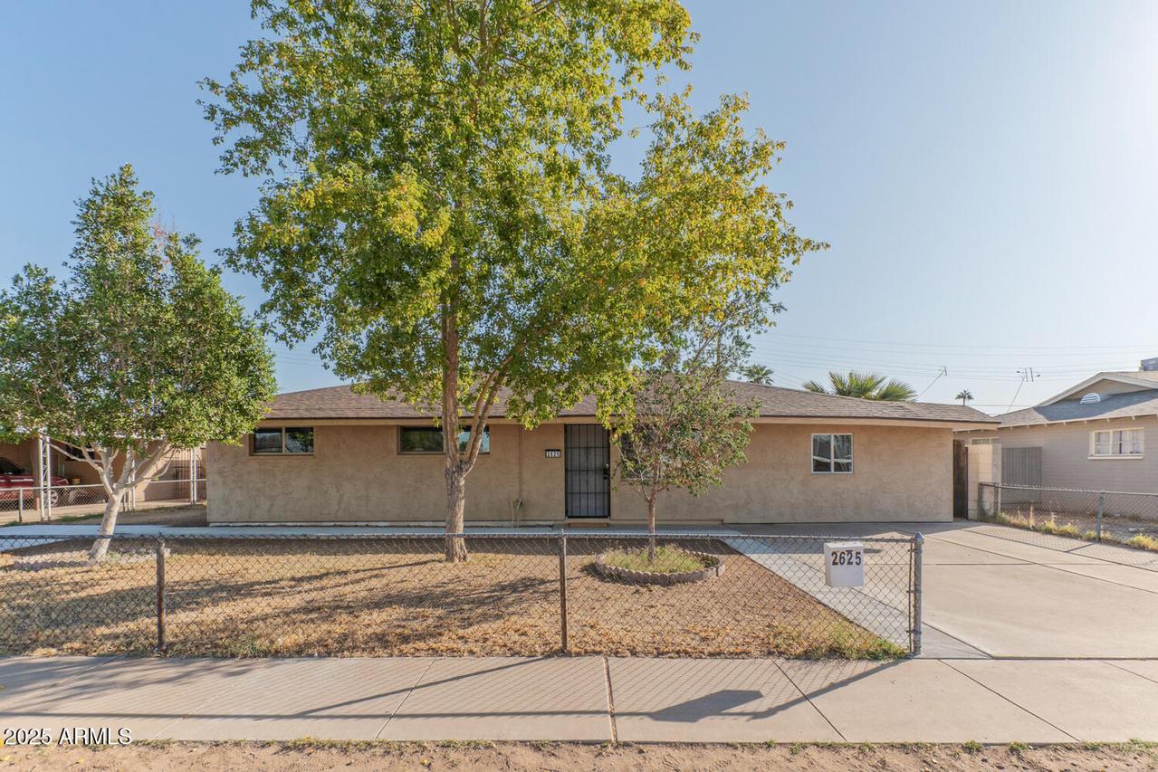 2625 N 40th Dr., Phoenix, AZ 85009