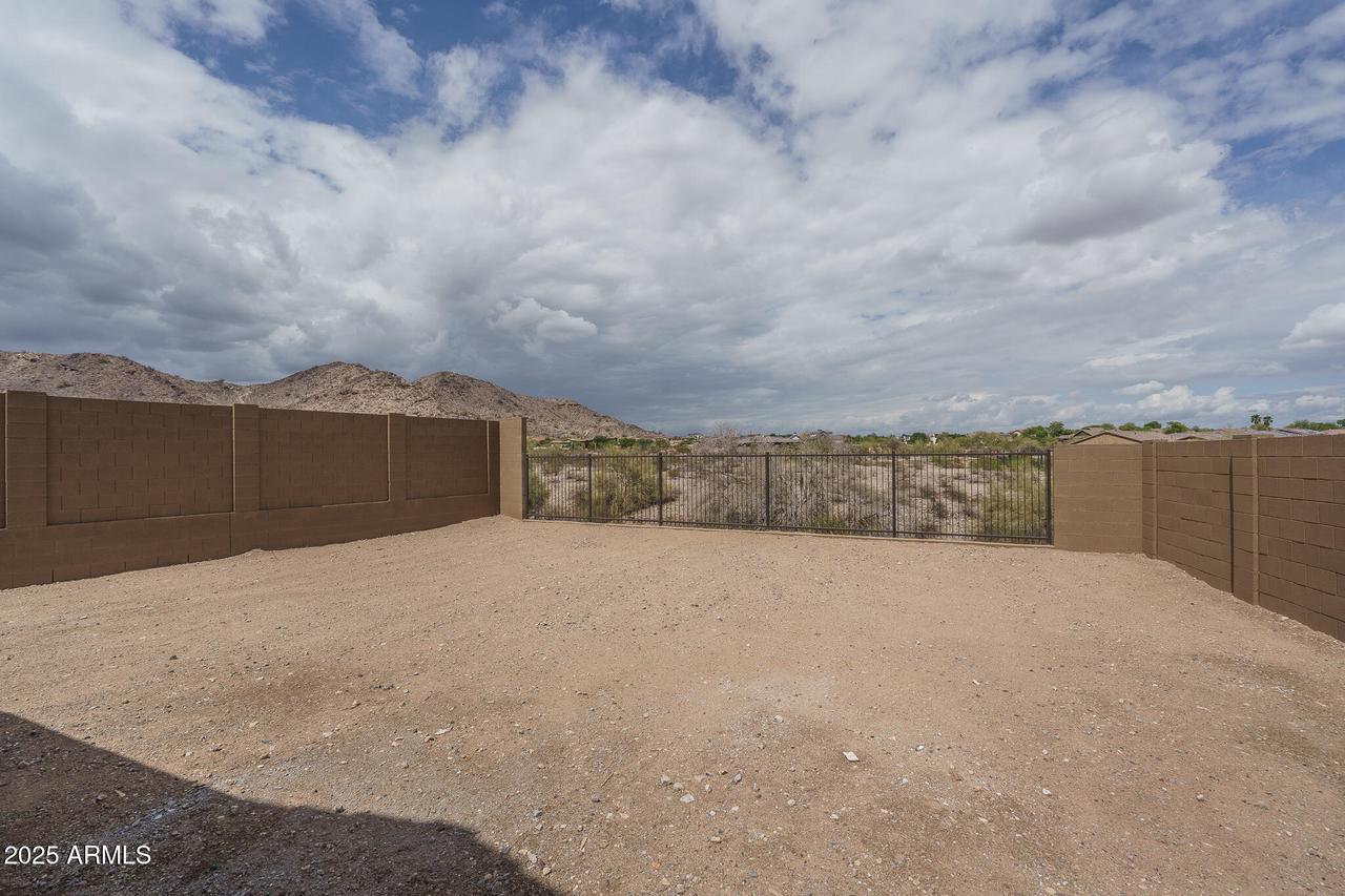 2823 N 212th Dr., Buckeye, AZ 85396