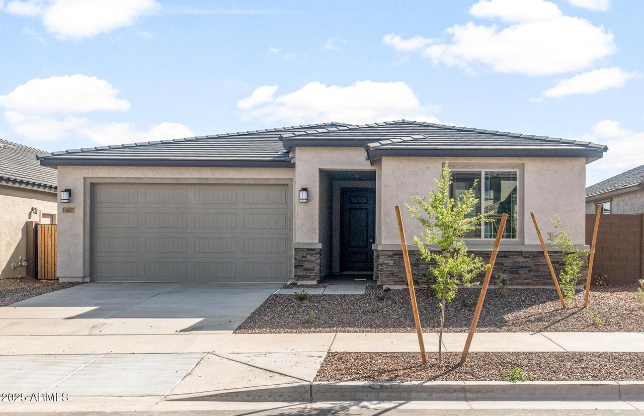 16695 W Whispering Wind Dr., Surprise, AZ 85387