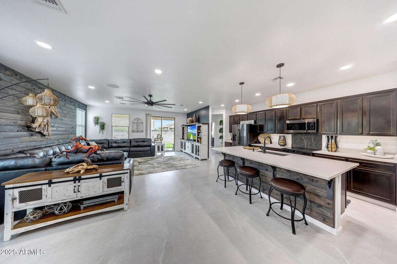 22282 N 184th Ln., Surprise, AZ 85387