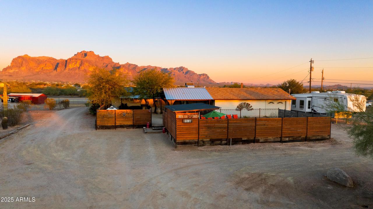 1018 N Wickiup Rd., Apache Junction, AZ 85119