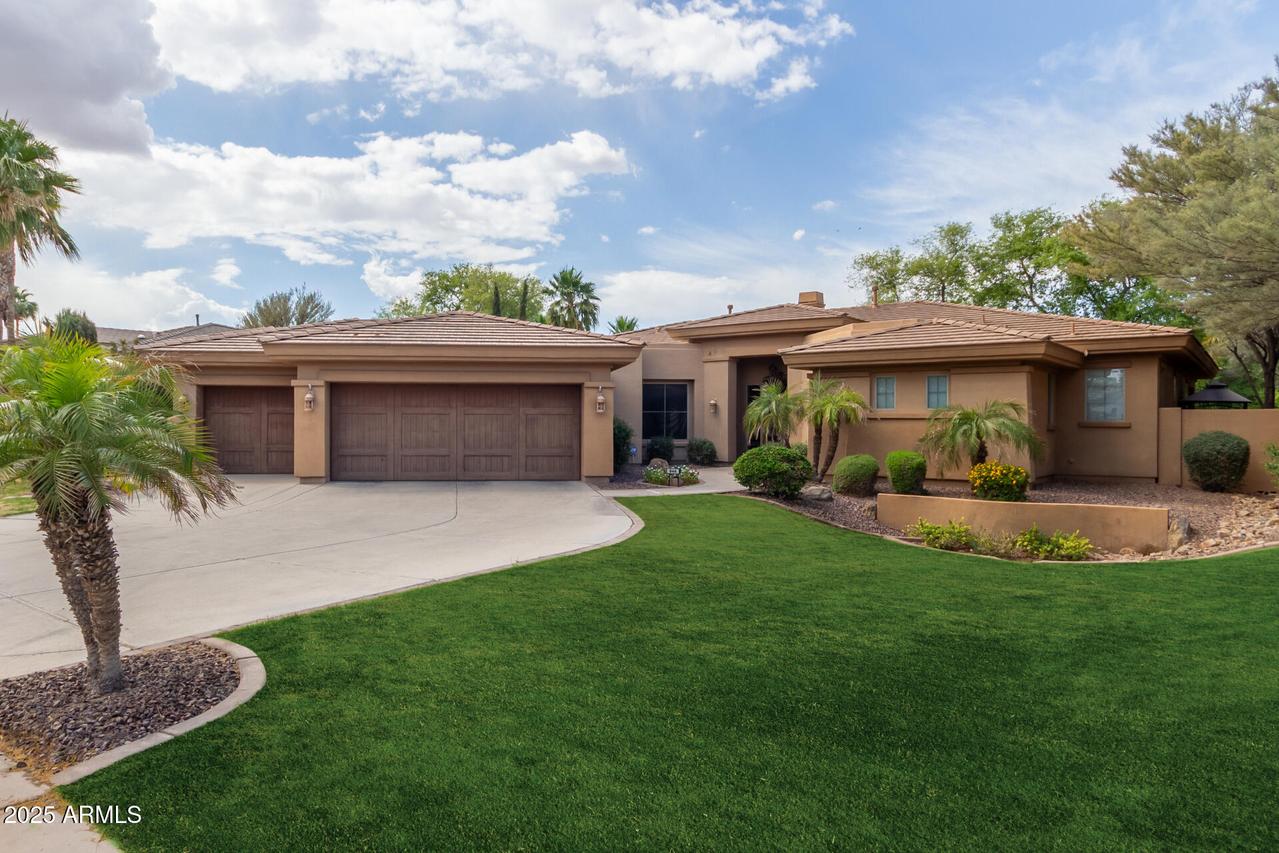 844 E County Down Dr., Chandler, AZ 85249