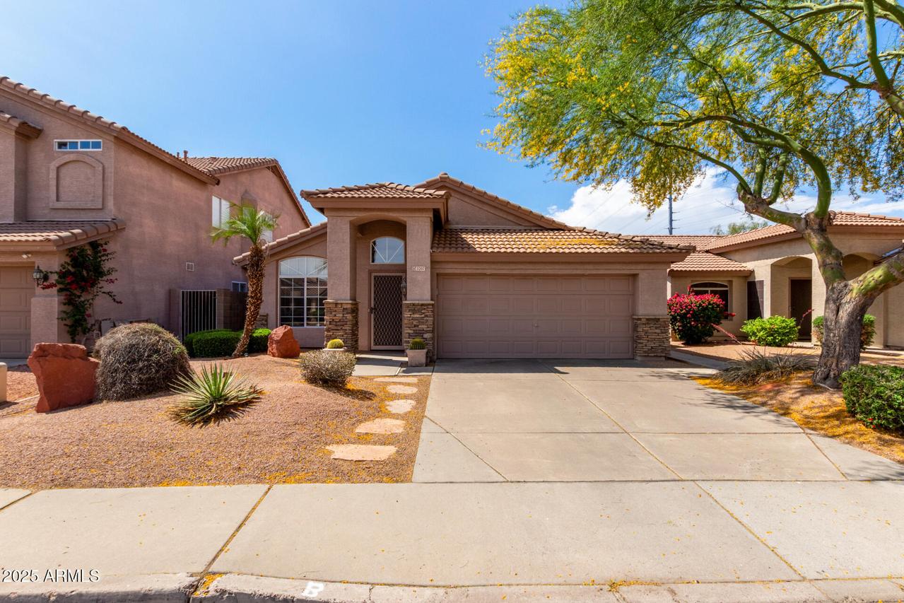 3207 E Behrend Dr., Phoenix, AZ 85050