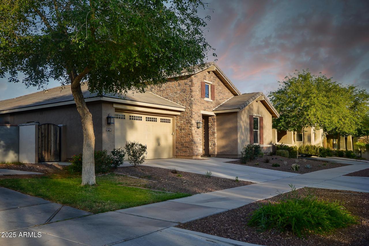 2727 N Acacia Way, Buckeye, AZ 85396