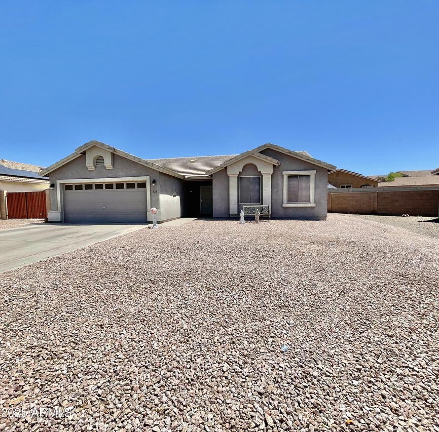 723 S Weaver Dr., Apache Junction, AZ 85120