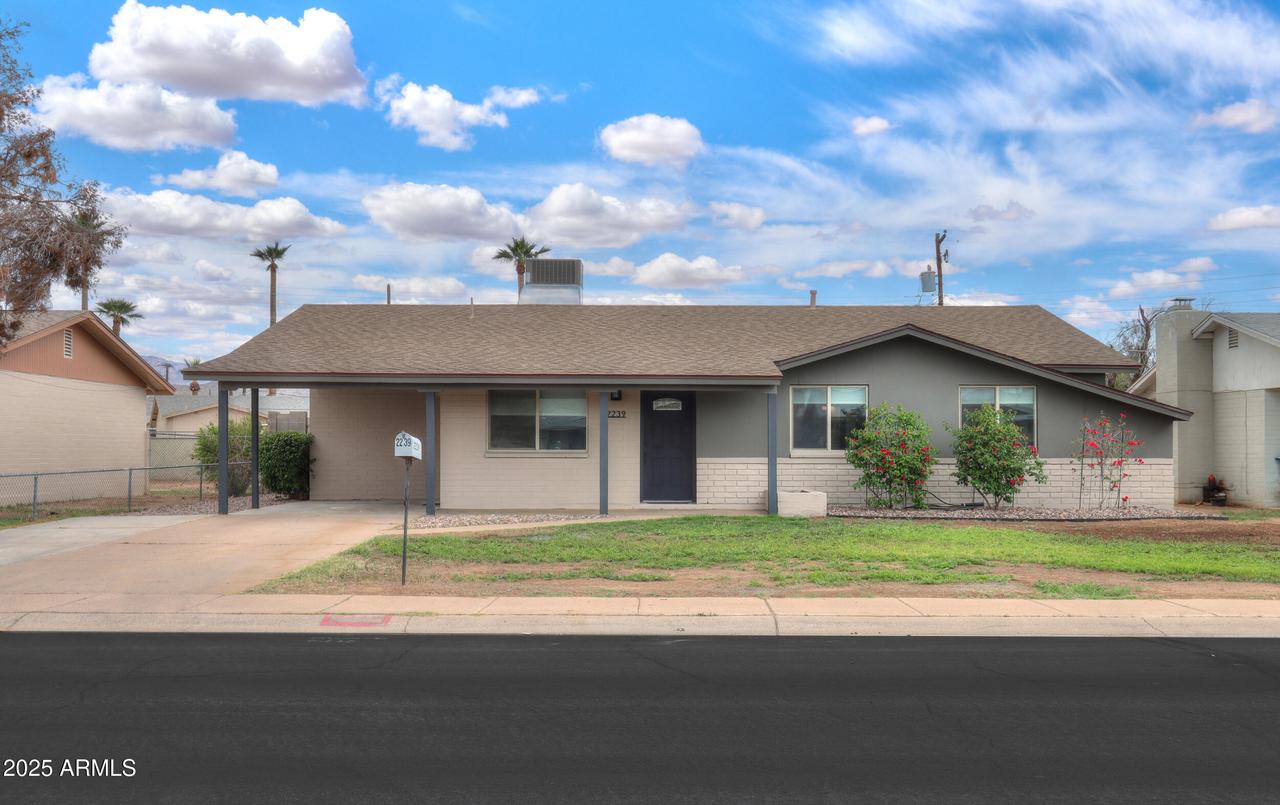 2239 E Wier Ave., Phoenix, AZ 85040