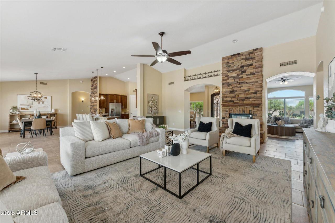 616 E Lavitt Ln., Phoenix, AZ 85086