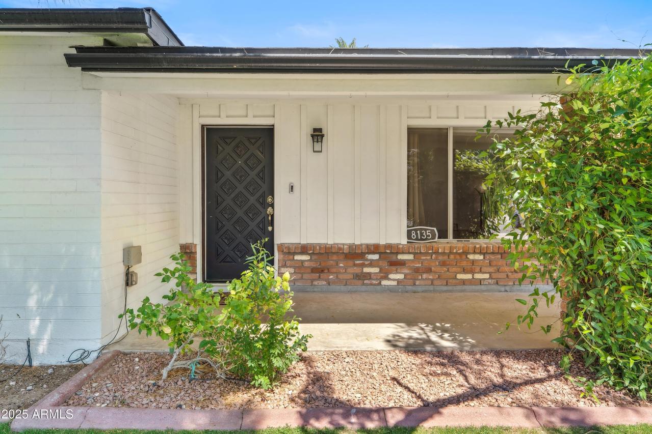 8135 N 5th St., Phoenix, AZ 85020
