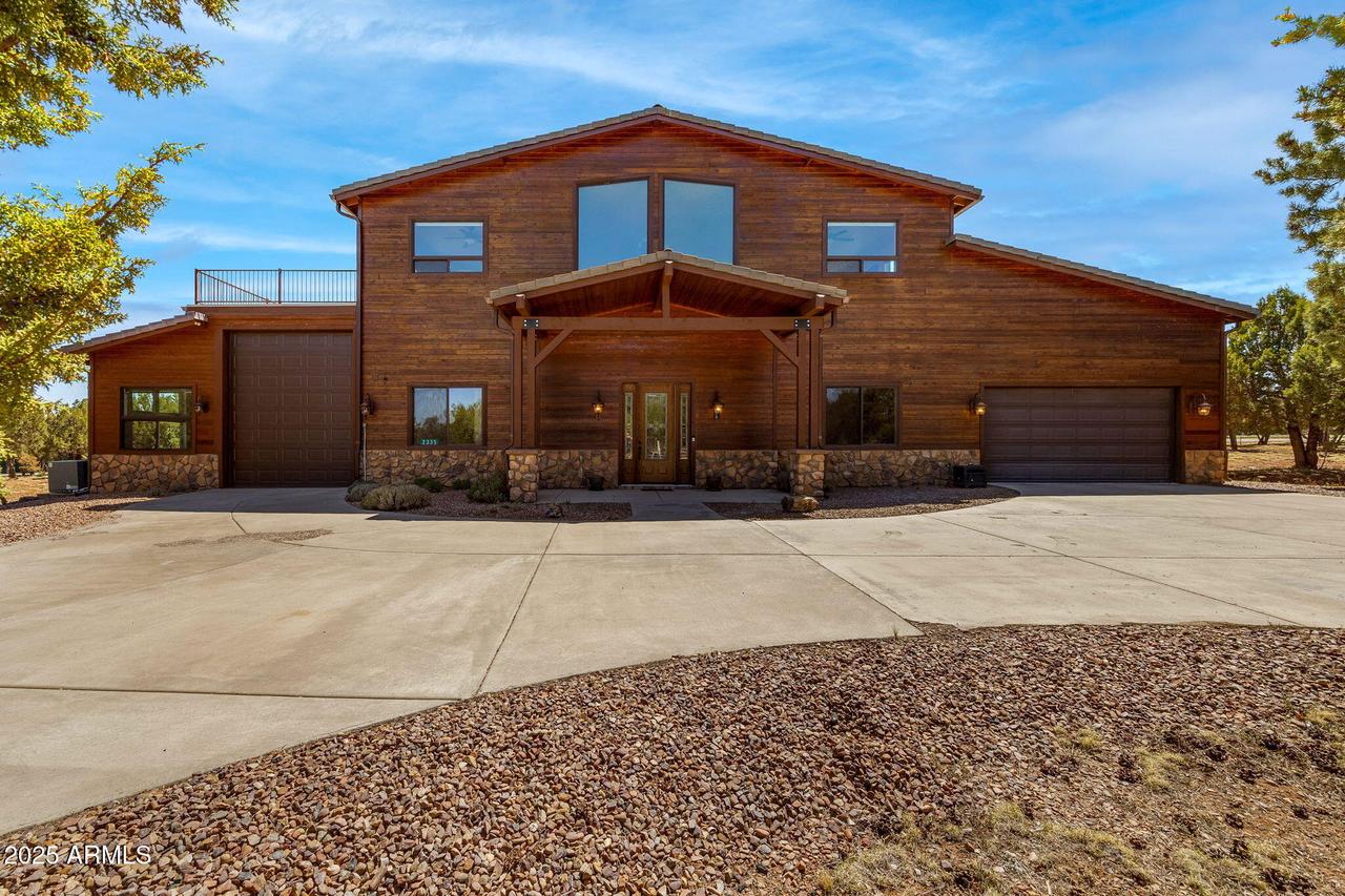 2335 Voyager Cir., Overgaard, AZ 85933