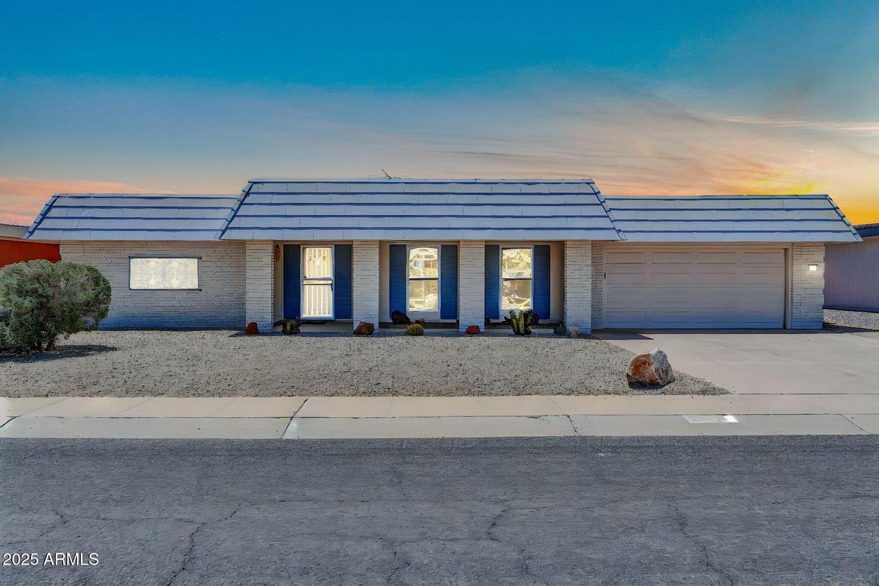 16630 N Meadow Park Dr., Sun City, AZ 85351