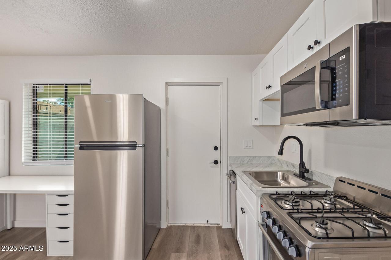 1027 E Dunlap Ave., Phoenix, AZ 85020